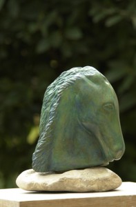 cheval mythologique en bronze