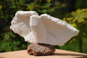 sculpture de l'oiseau - chouette - hibou gypse de Maurienne