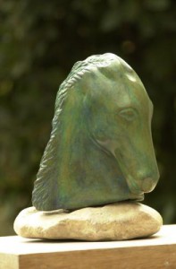 sculpture du cheval en bronze