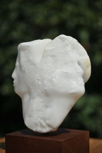 sculpture de femme d'homme - tête - Dominique Rivaux - albâtre du Brésil