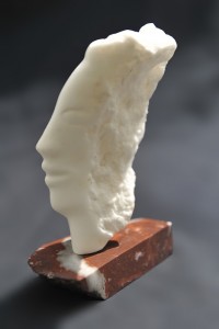 Diane - sculpture de Dominique Rivaux en albâtre